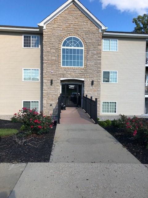1065 Wellington - Photo 1