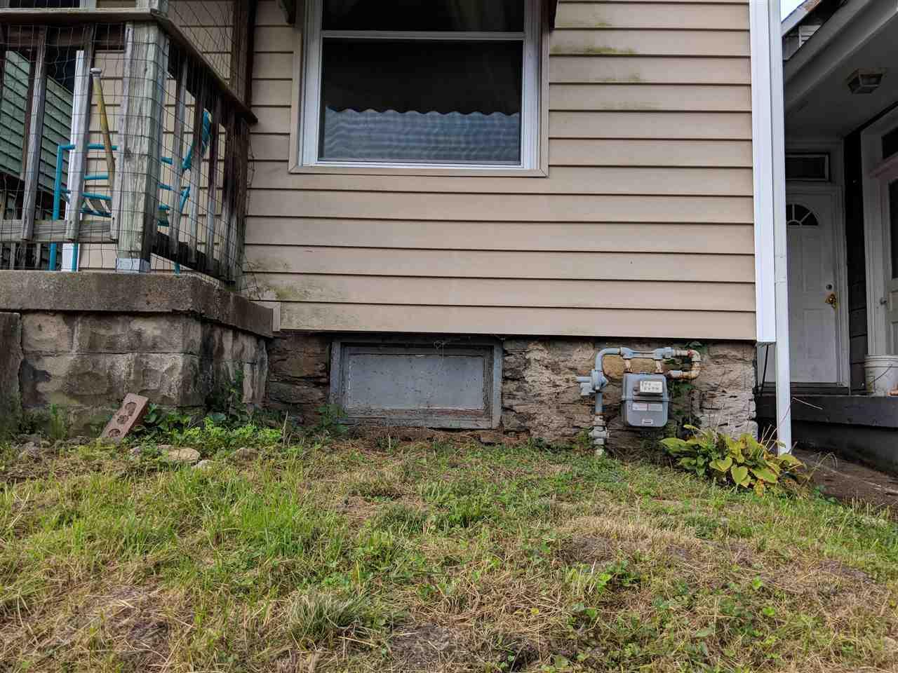 938 Maple - Photo 1