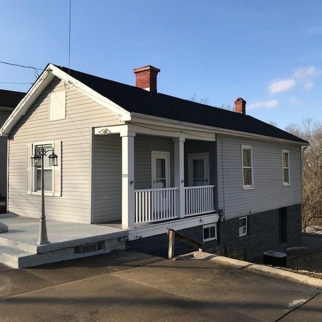 208 Grand - Photo 1