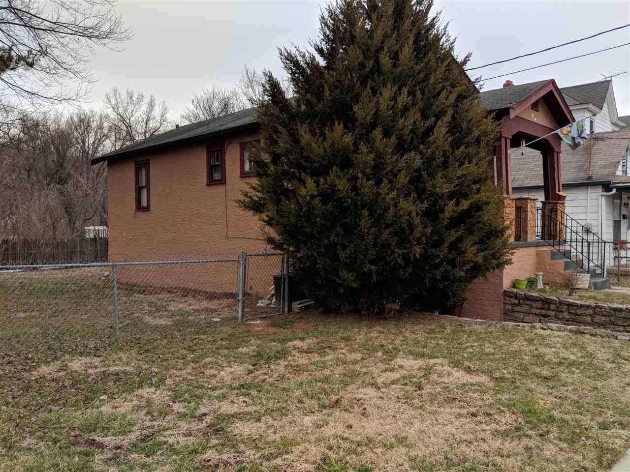 214 32nd - Photo 1