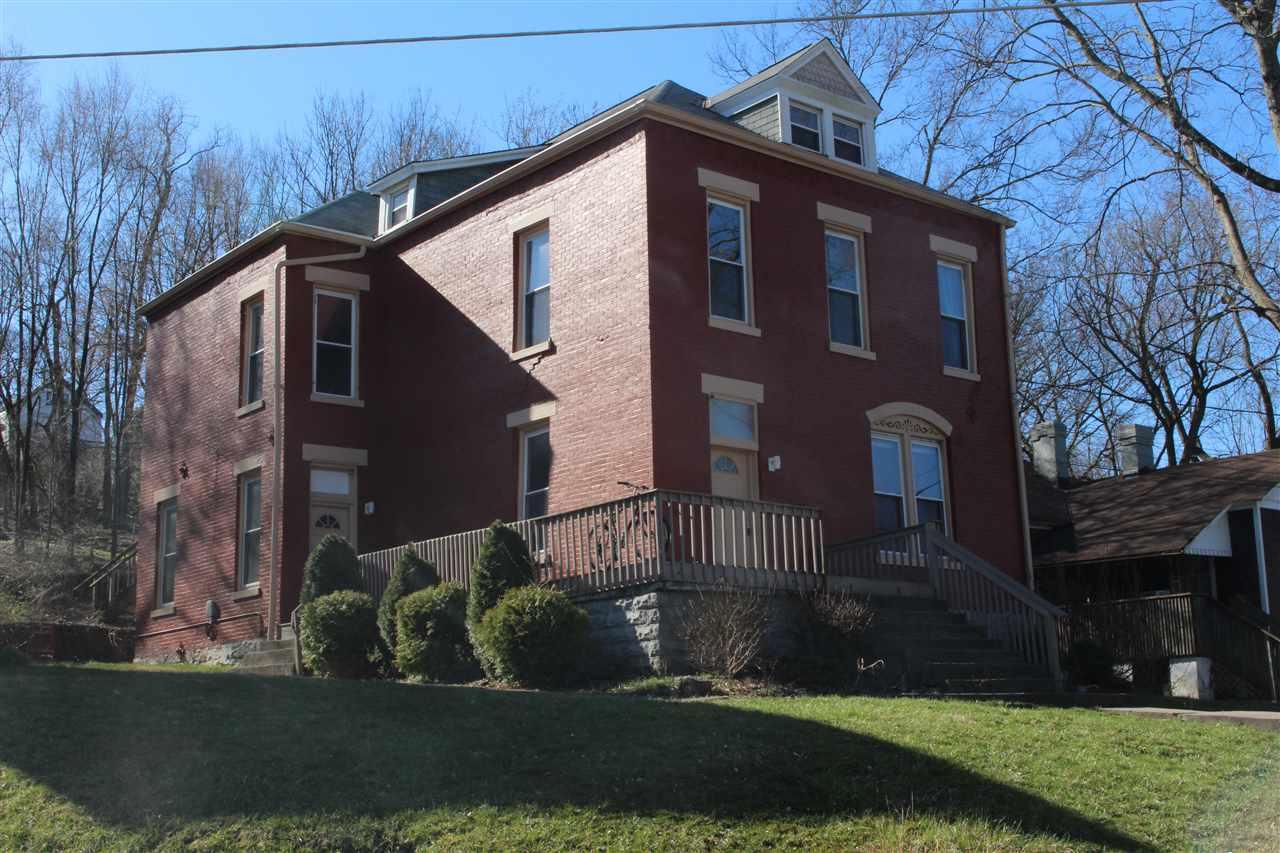334 9th Avenue - Photo 1