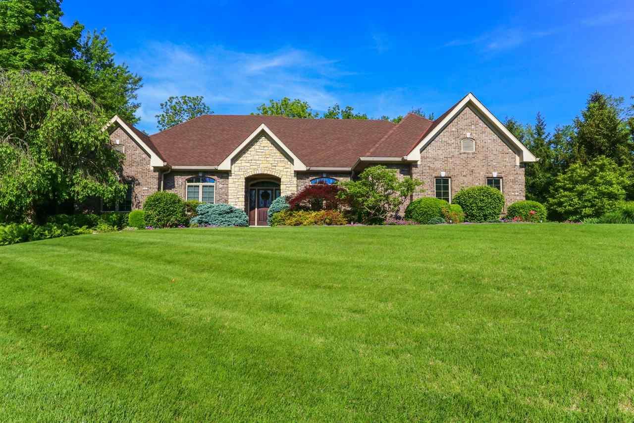 5445 Hollyridge Court - Photo 1
