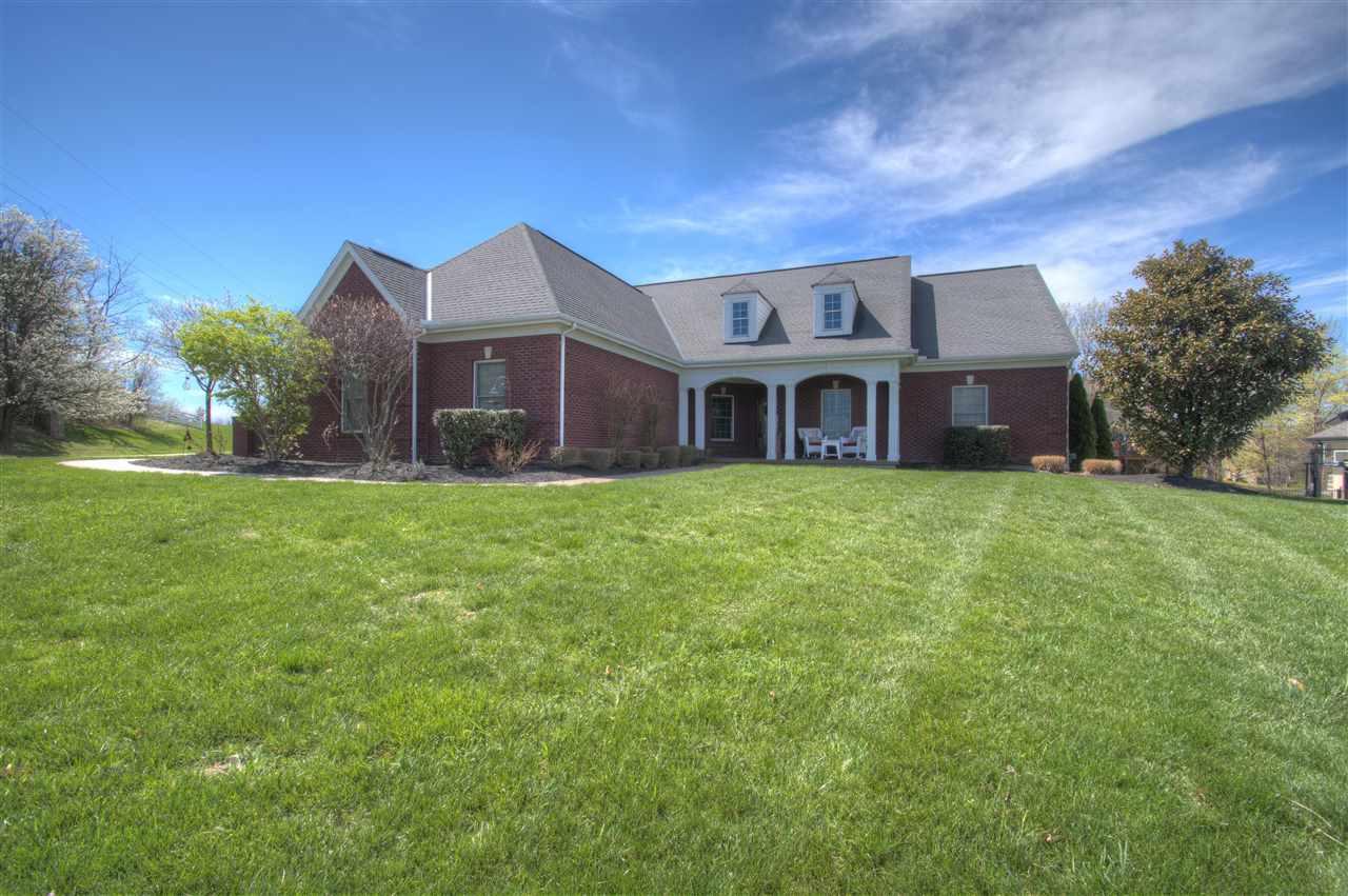 806 Pointe Drive - Photo 1
