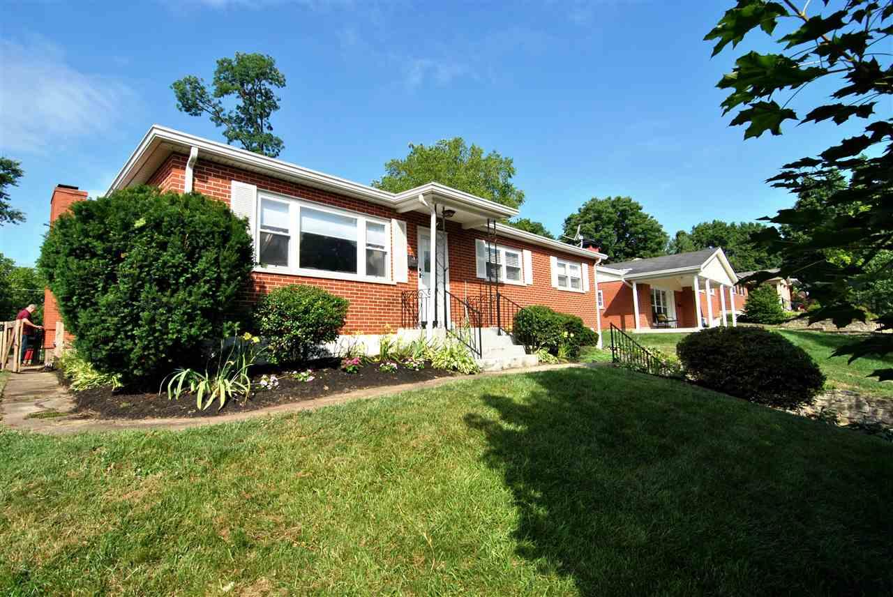 69 Thompson Avenue - Photo 1