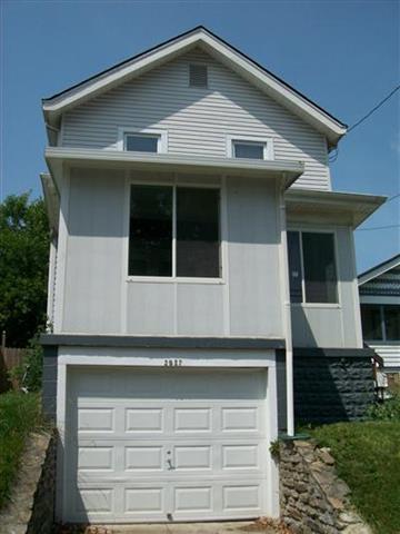 3927 Leslie Avenue - Photo 1