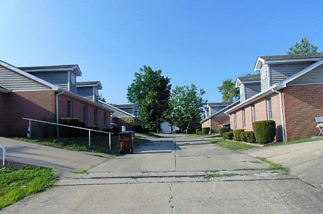 205-209 West Perry - Photo 1