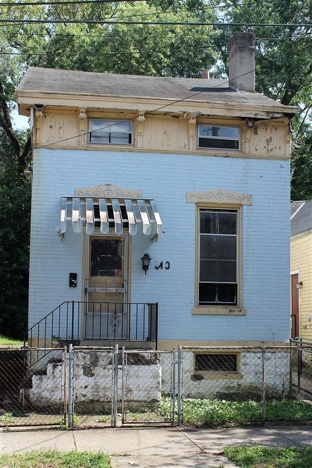 313 17th Street - Photo 1