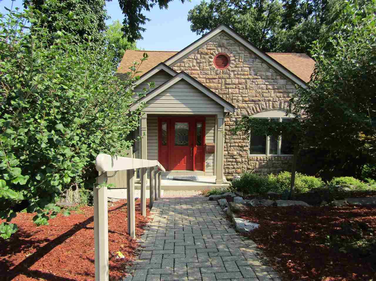 142 Ridgeway - Photo 1