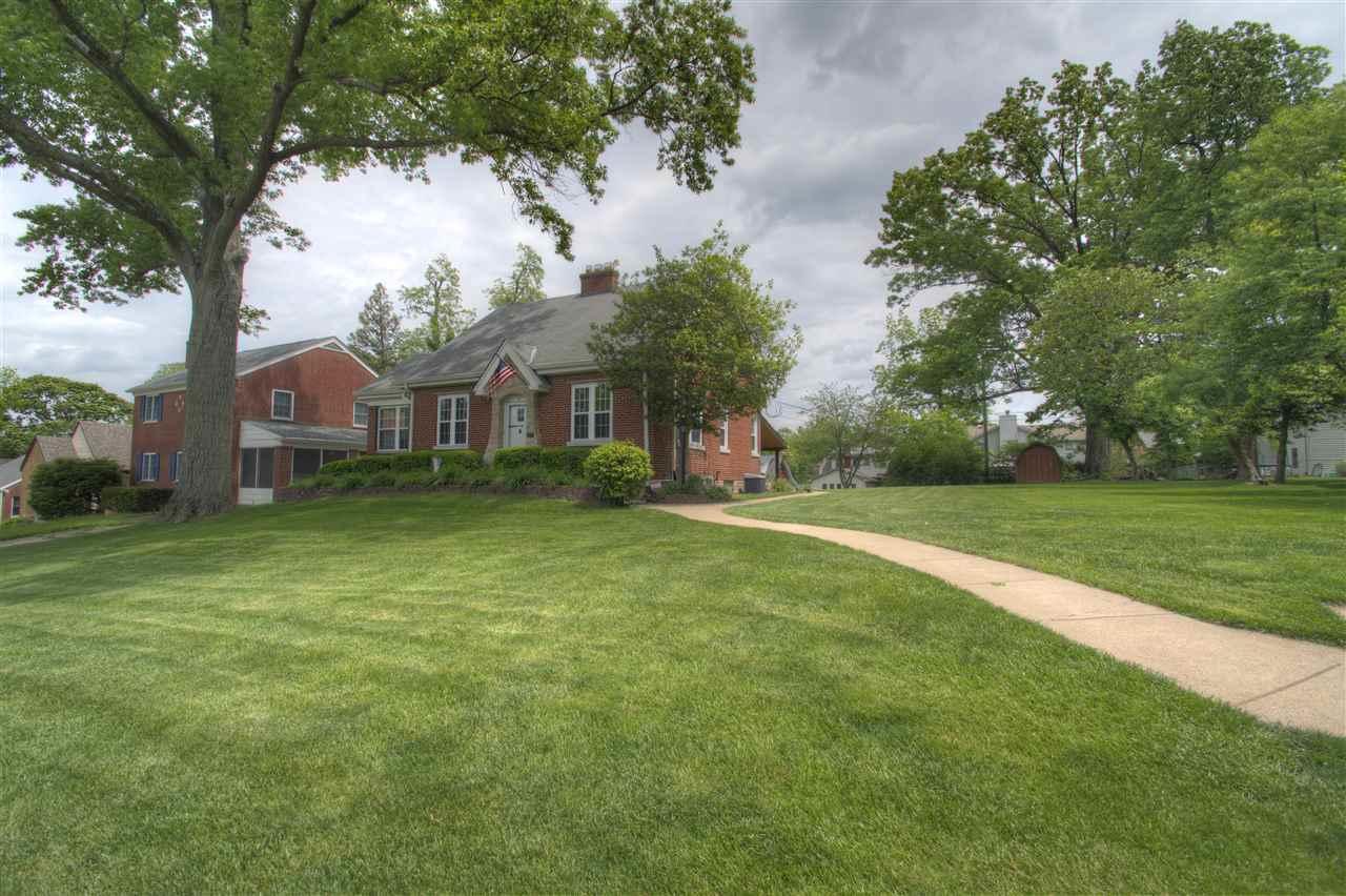 32 Thompson Avenue - Photo 1 32 Thompson Avenue - Photo 1