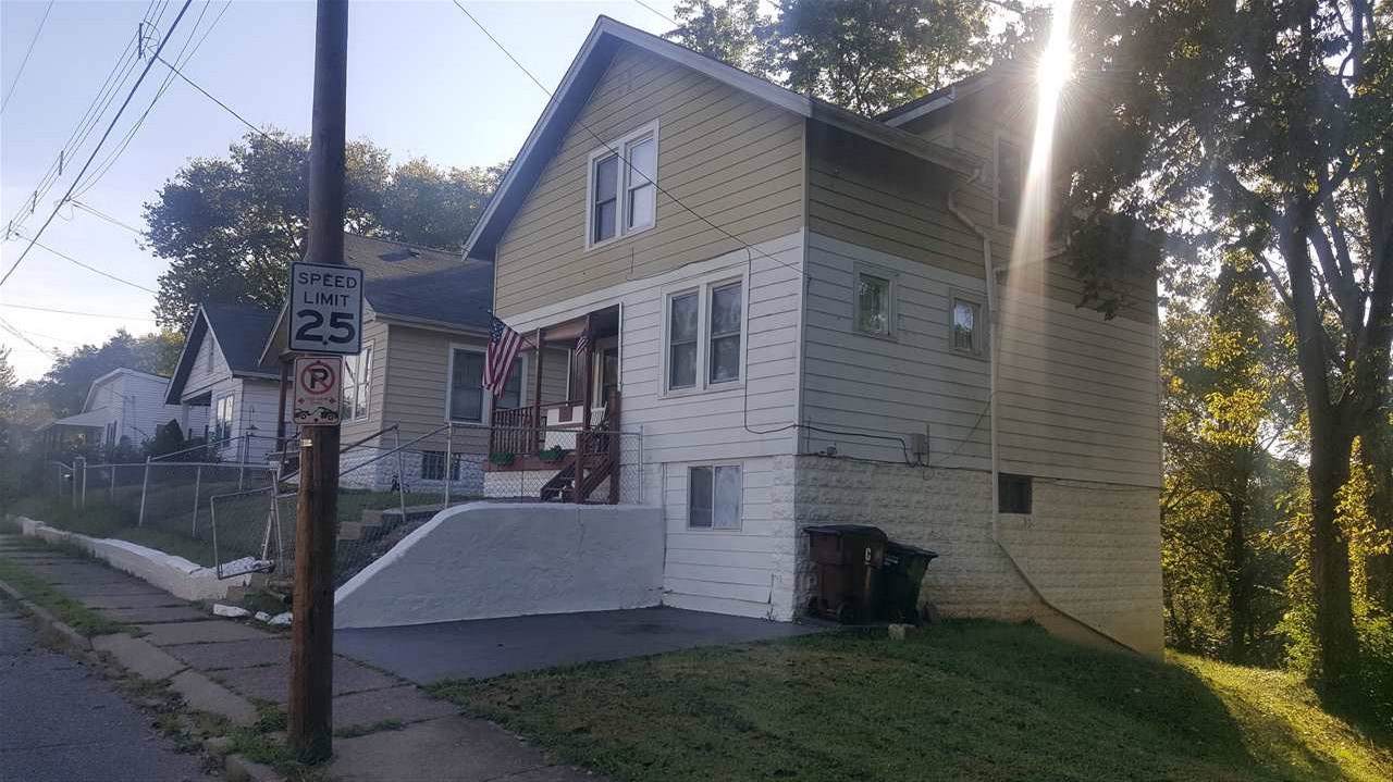 4706 Victory Avenue - Photo 1