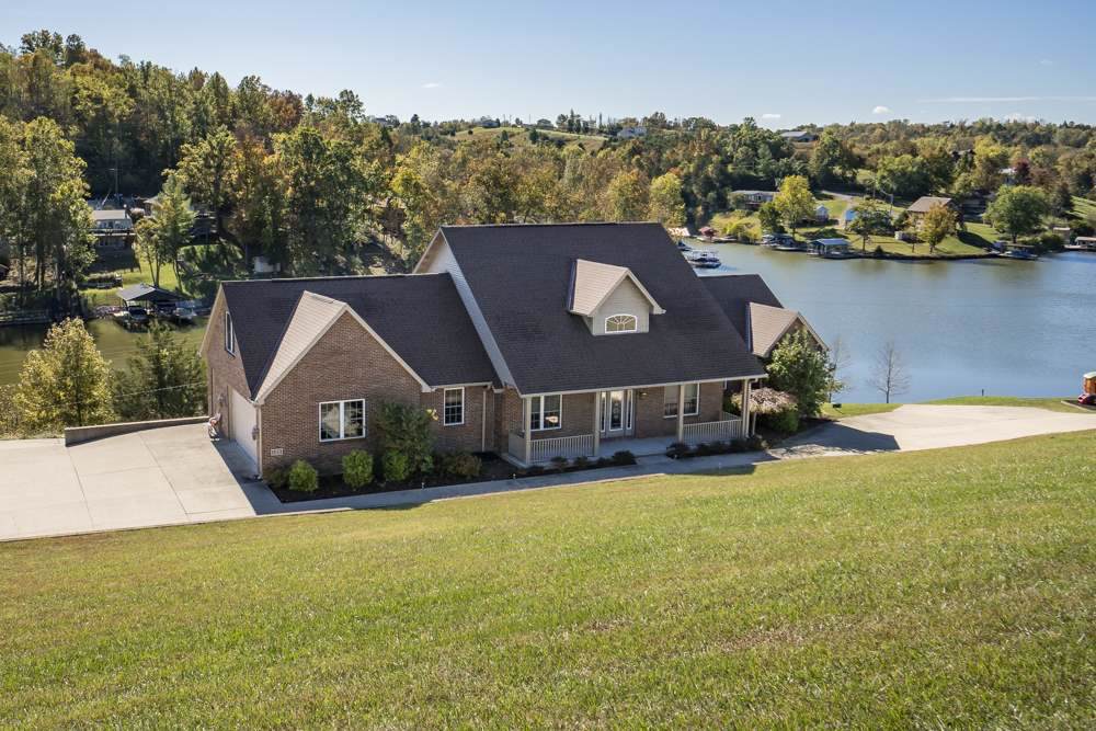 122 Admiral Drive - Photo 1