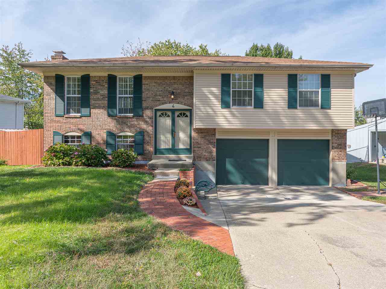 4 Carriage Hill Dr - Photo 1