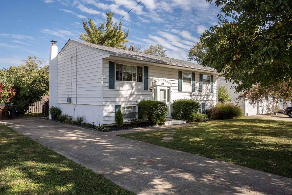 758 Peach Tree - Photo 1