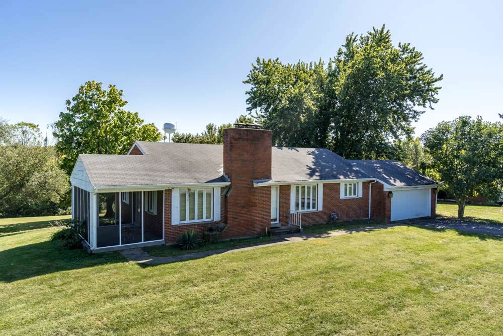 124 Ridgelea Drive - Photo 1