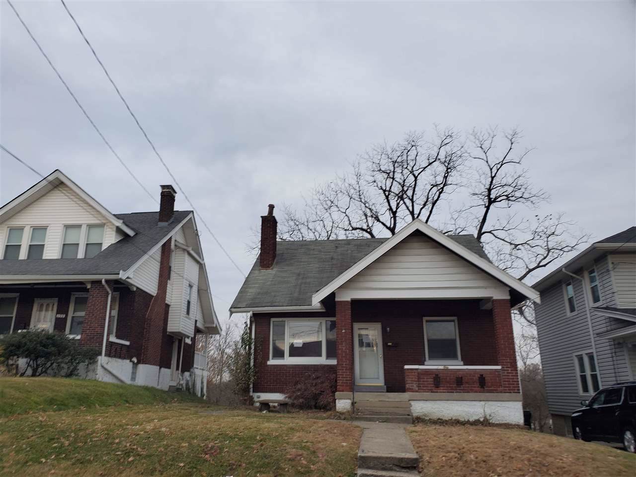 135 Harvard - Photo 1