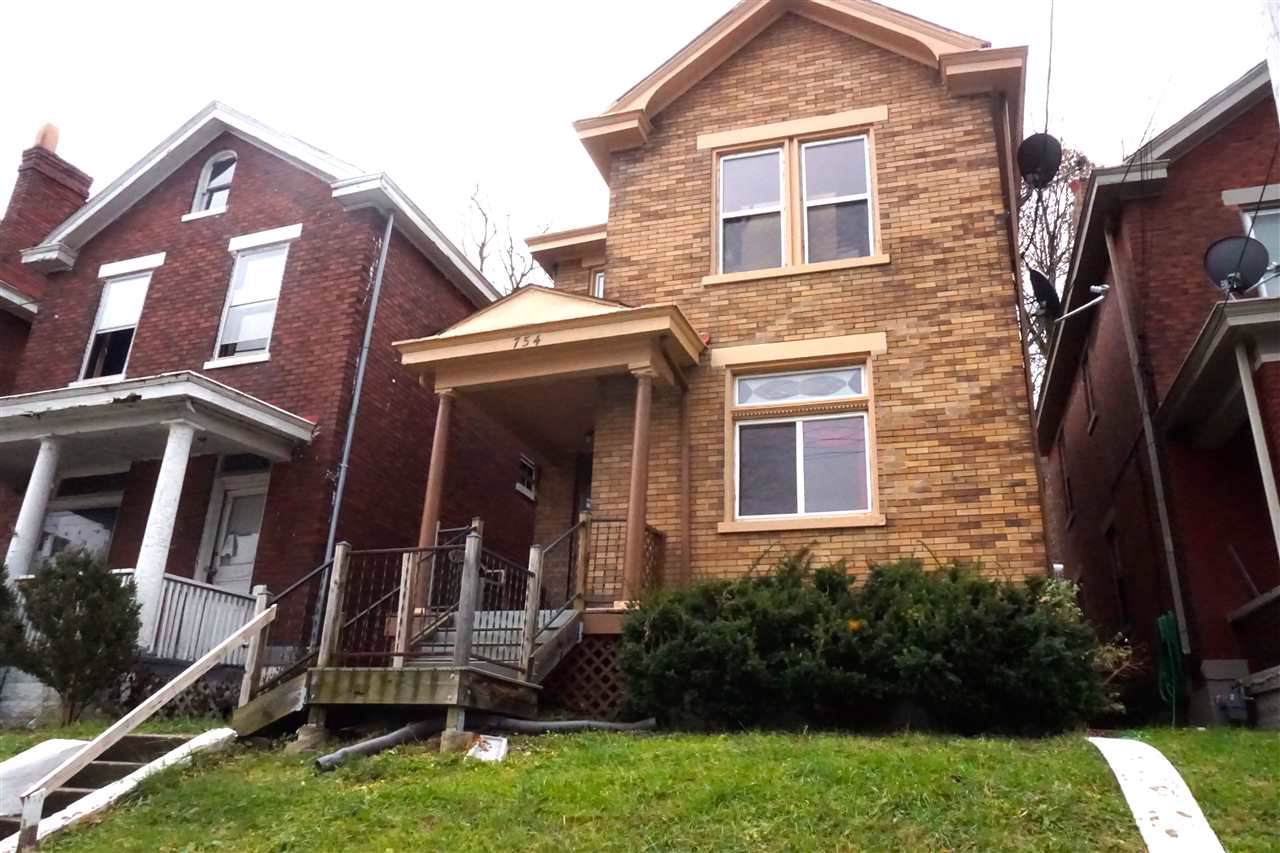 754 10th Street - Photo 1