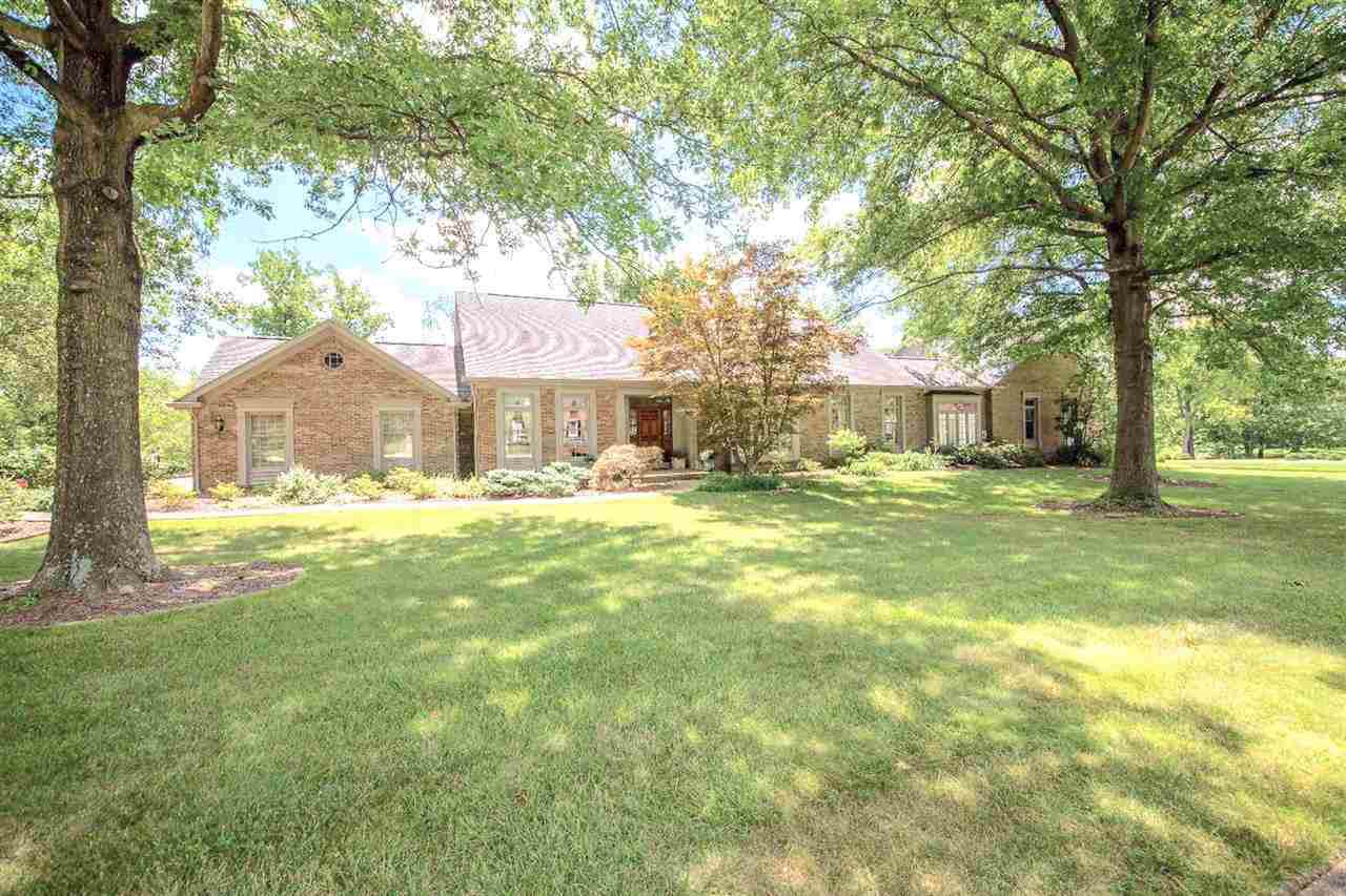 879 Squire Oaks Drive - Photo 1
