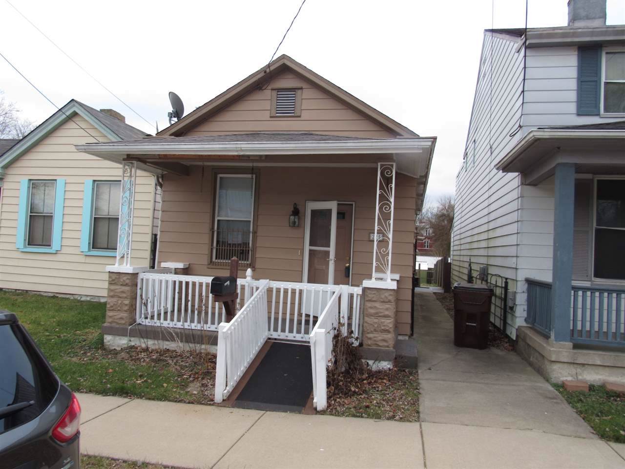 225 33rd Street - Photo 1