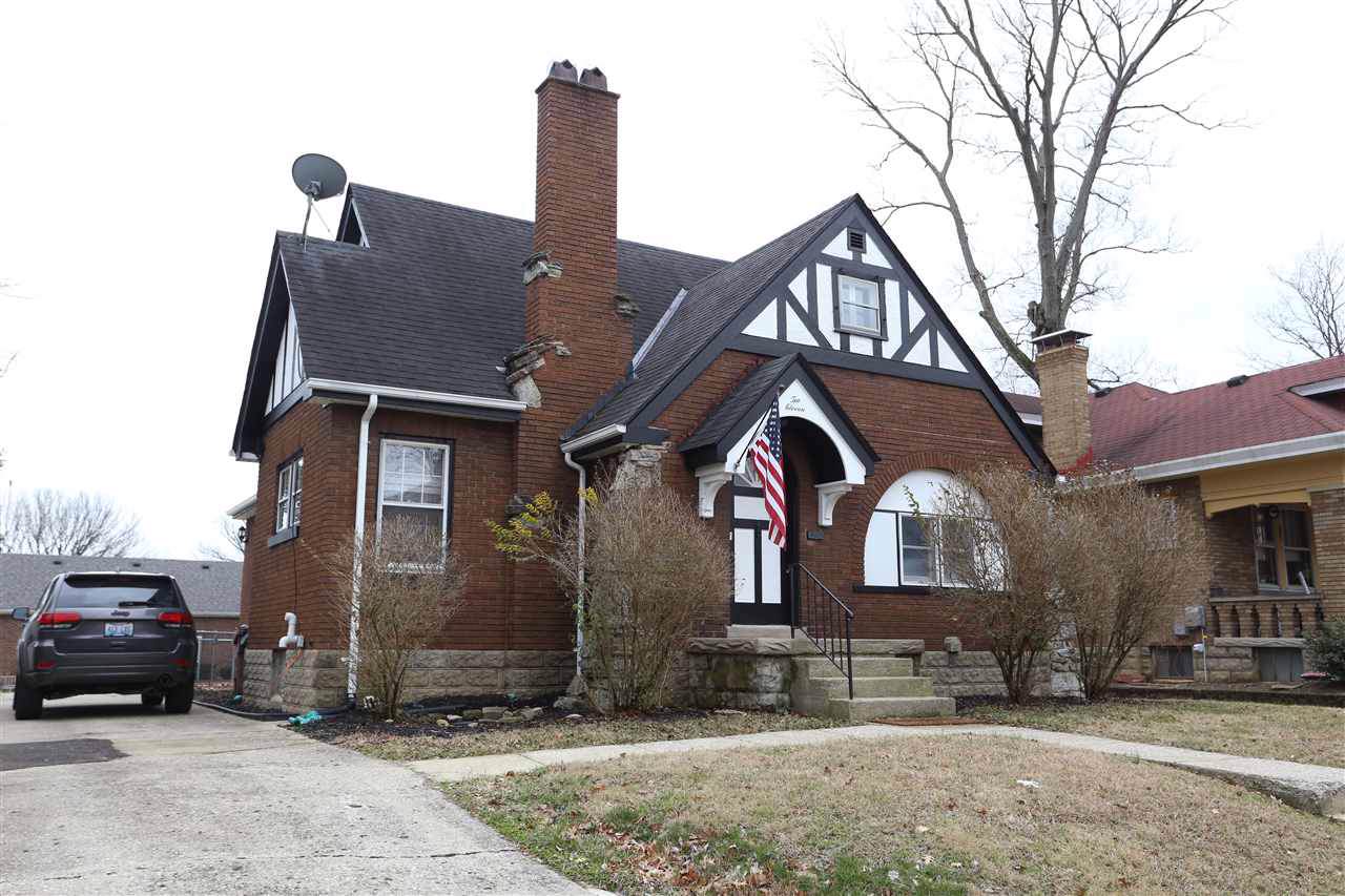 211 26th Street - Photo 1