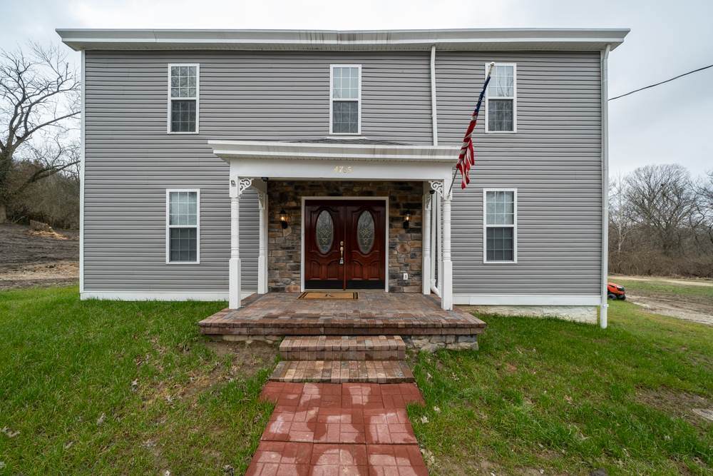 4765 Buds Way - Photo 1