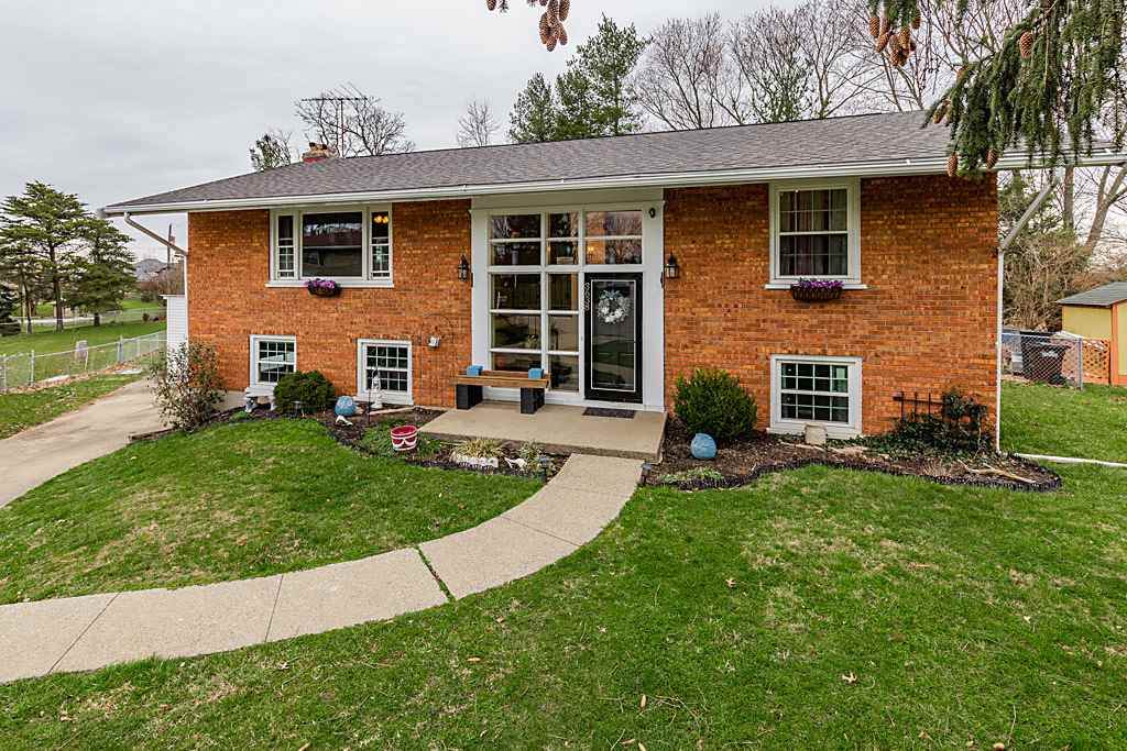 3638 Parkview Drive - Photo 1
