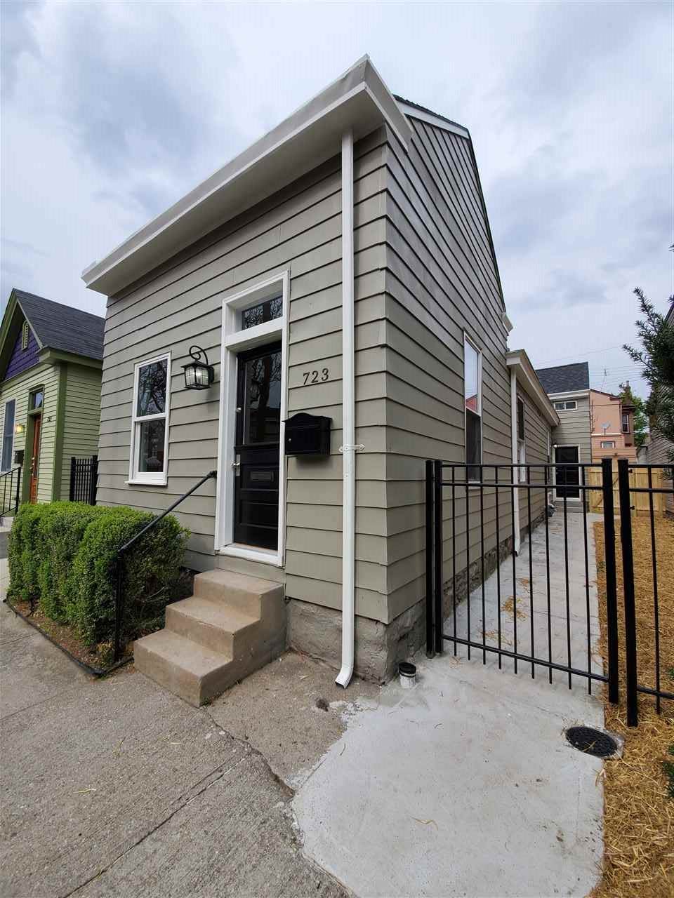 723 Weingartner Place - Photo 1 723 Weingartner Place - Photo 1