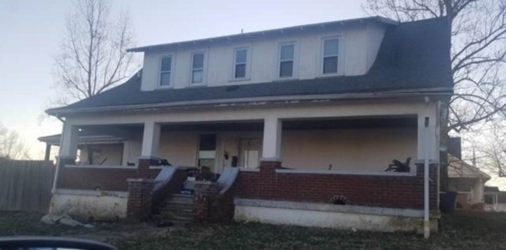 135 Ky Highway 467 - Photo 1