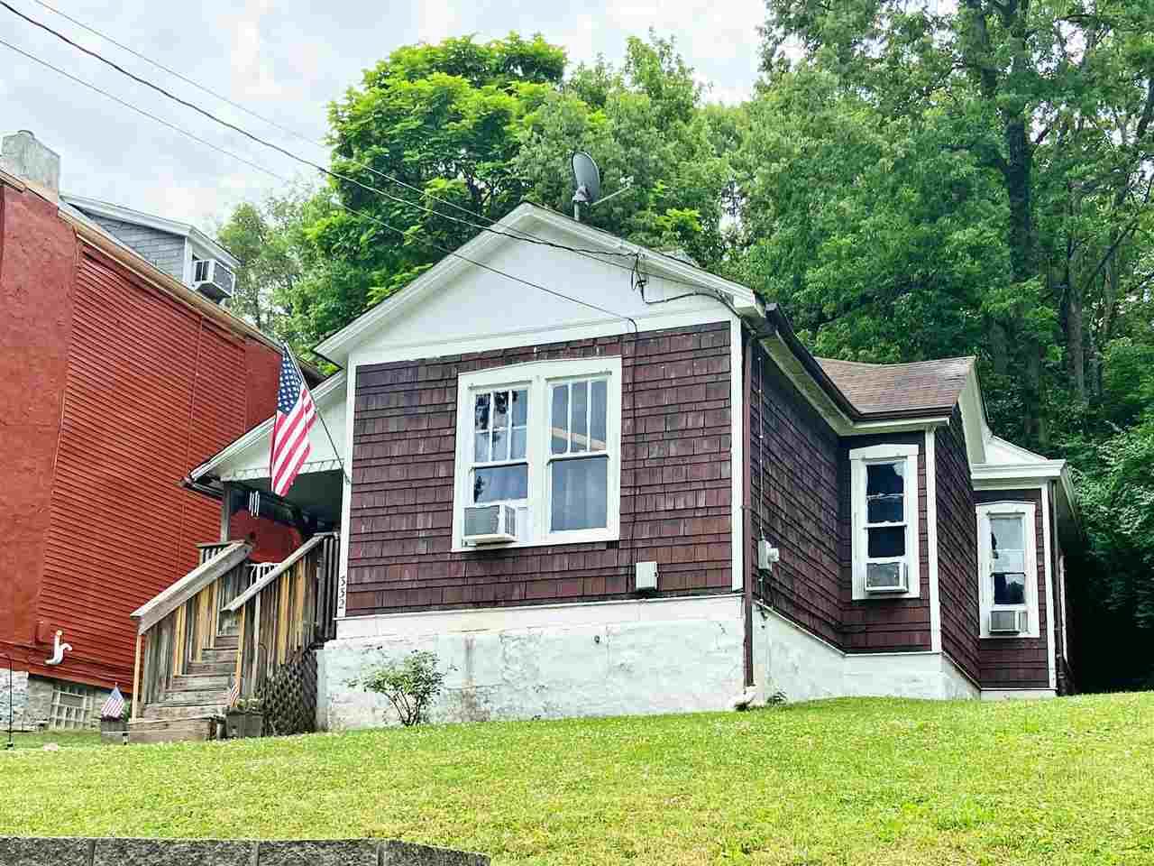 332 9th Avenue - Photo 1