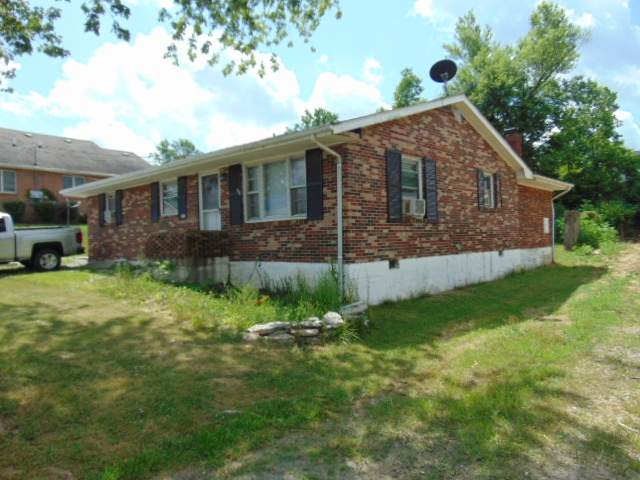 211 Perry - Photo 1