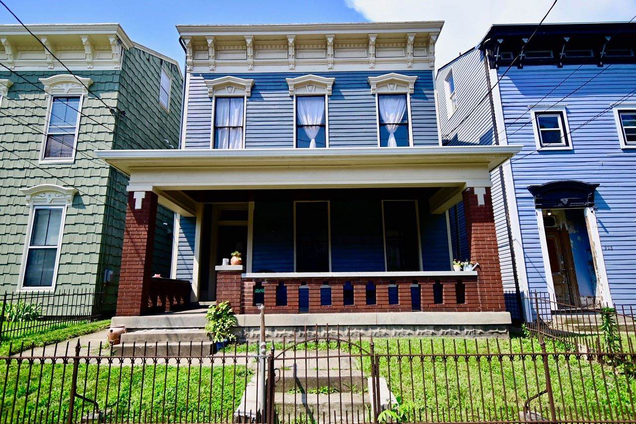 930 Washington - Photo 1