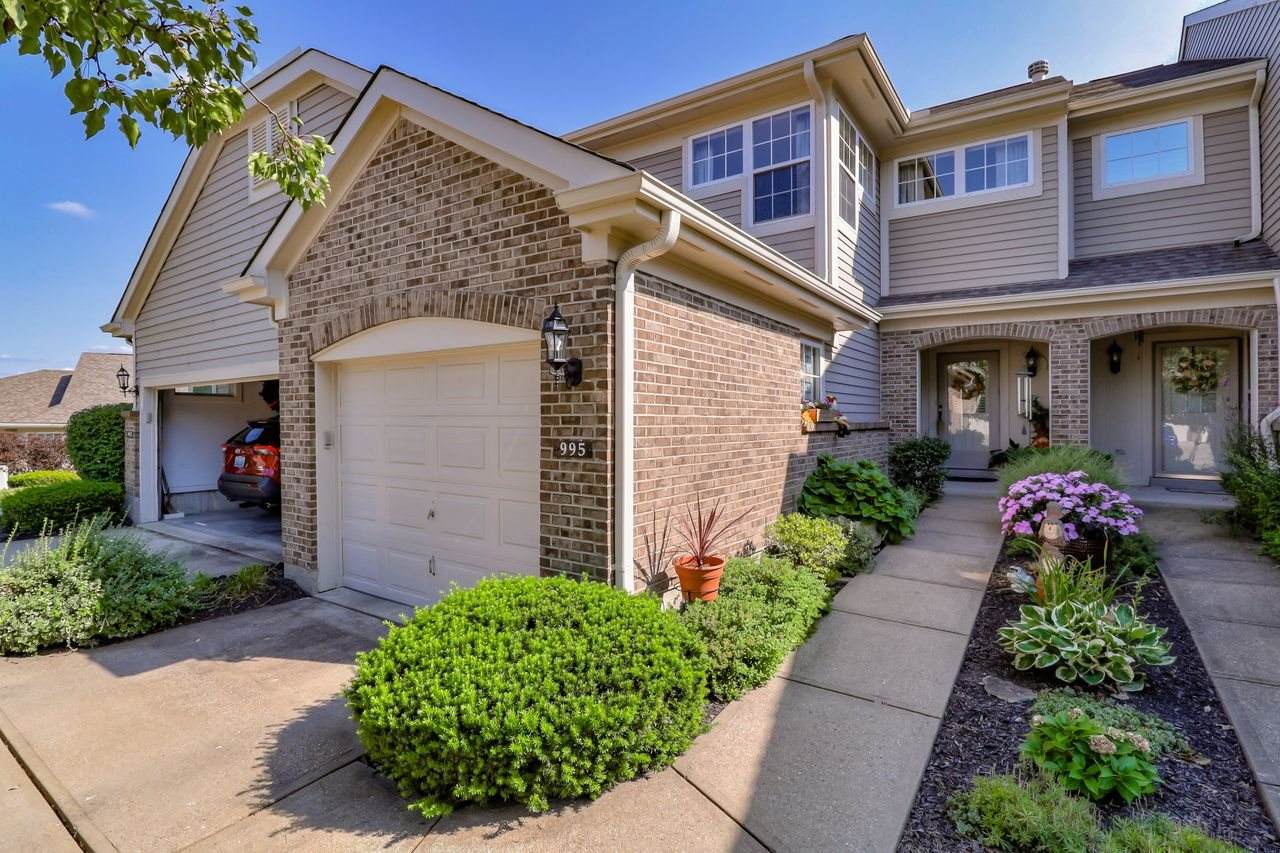 995 Oakmont Court - Photo 1