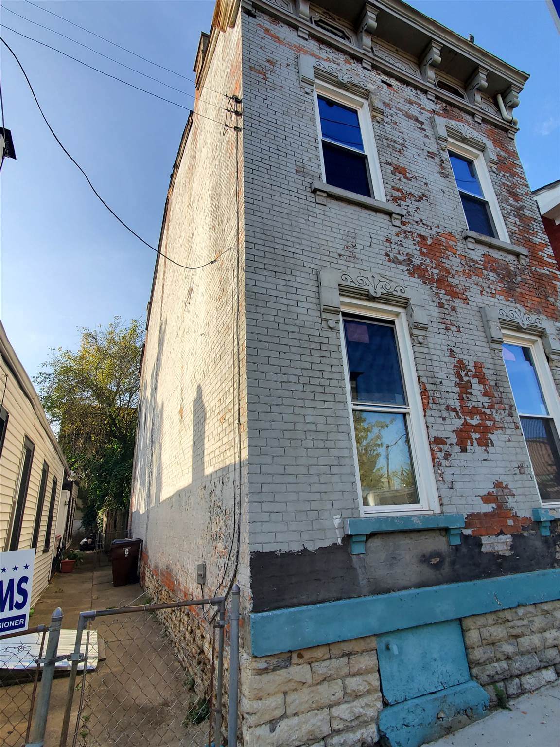 303 11th Street - Photo 1