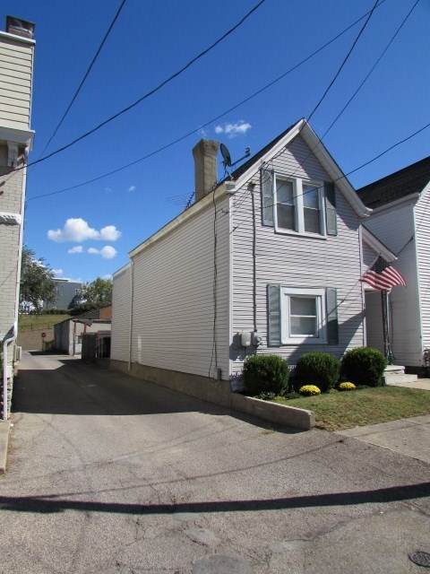 113 Van Voast Avenue - Photo 1