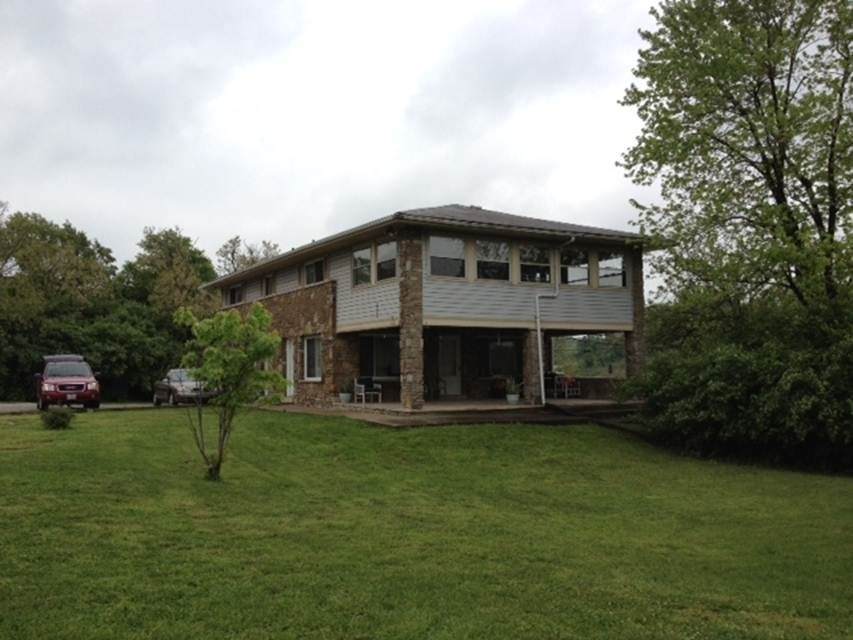 701 Edgecliff - Photo 1