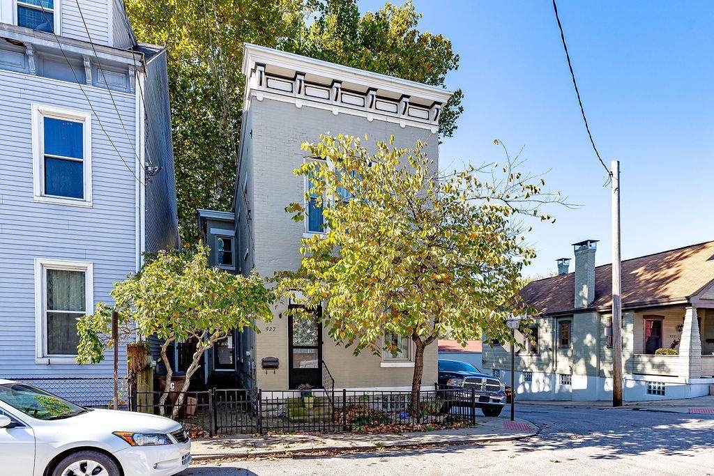 927 York Street - Photo 1