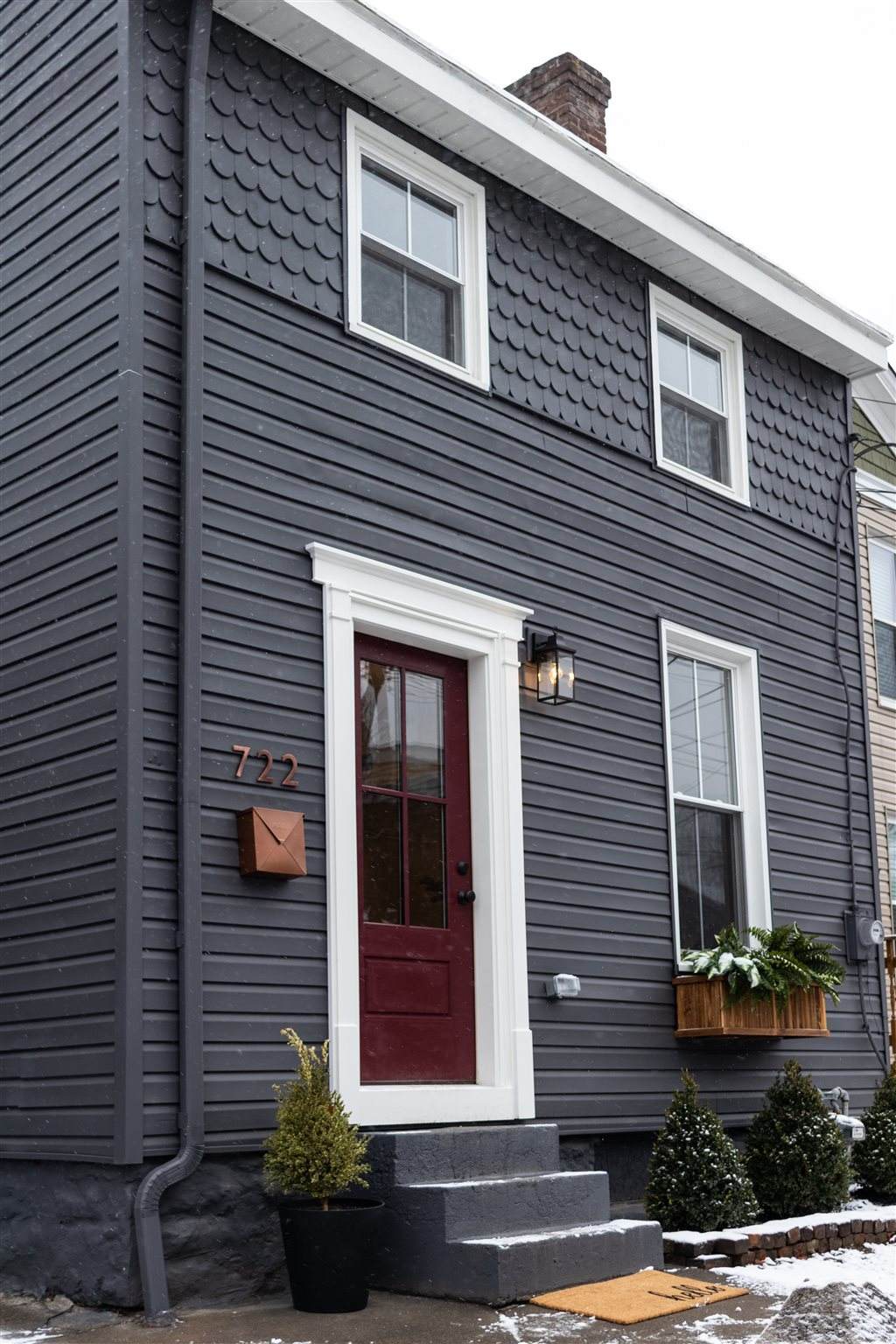 722 Roberts - Photo 1