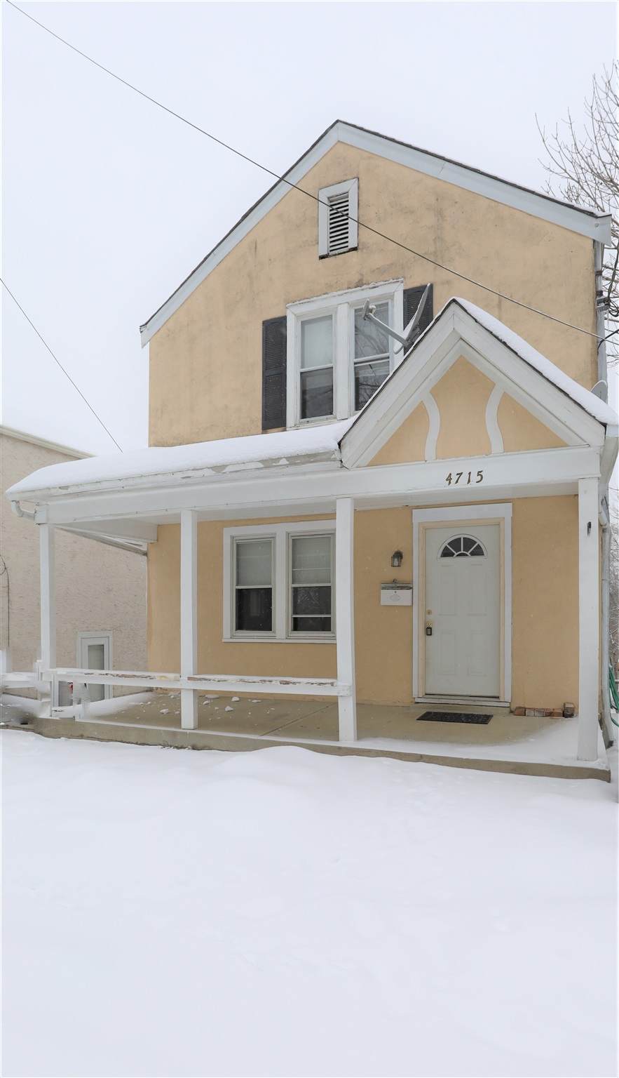 4715 Victory Avenue - Photo 1