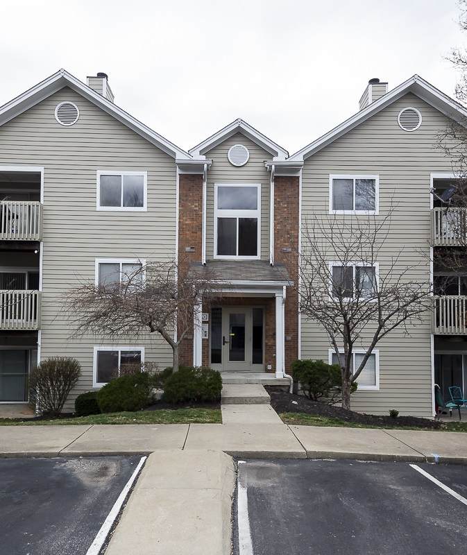 470 Lakeview Drive - Photo 1