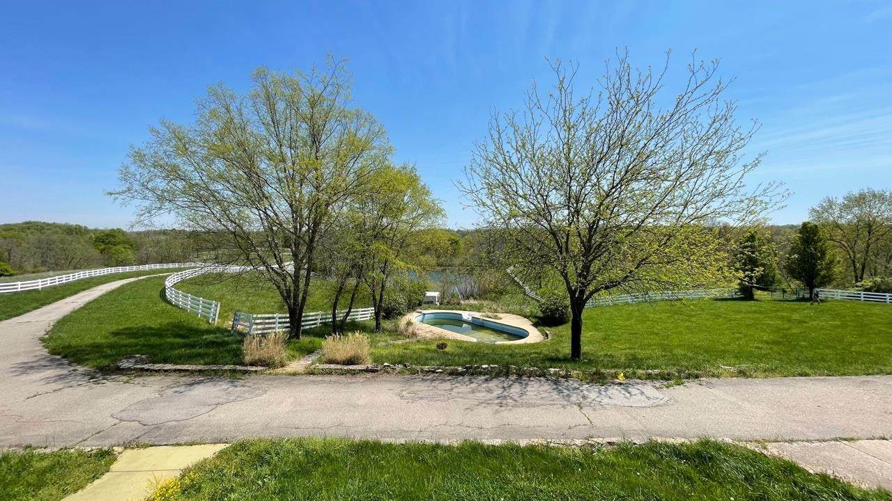 8676 East Bend - Photo 1