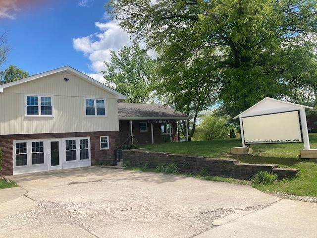 9261 Alexandria Pike - Photo 1