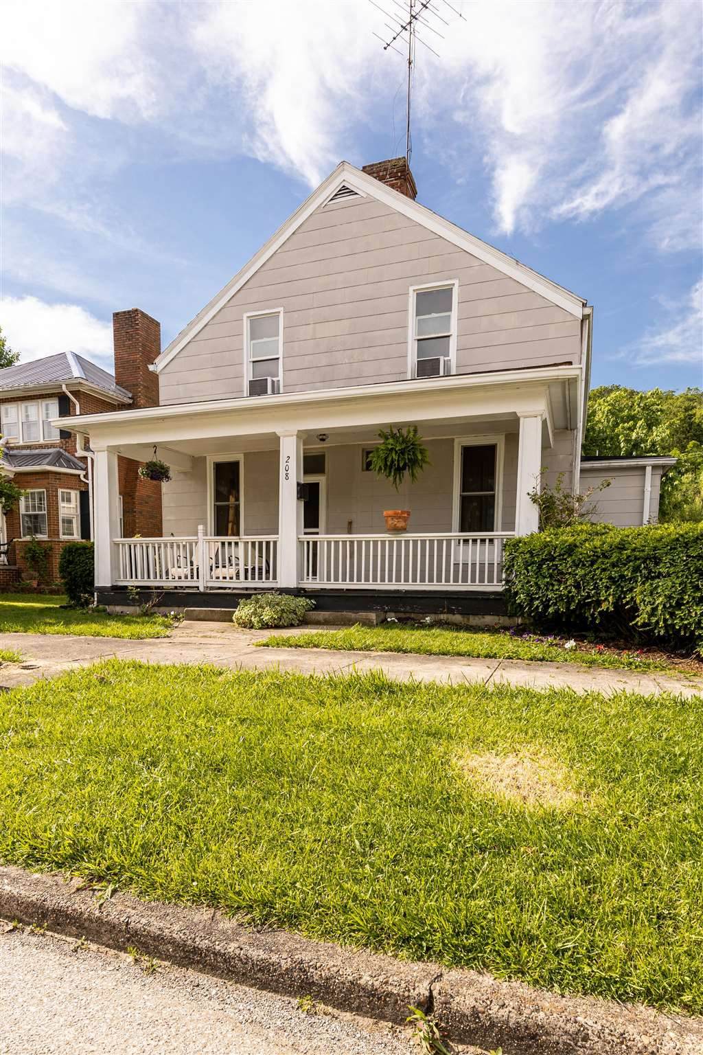 208 4th Street - Photo 1