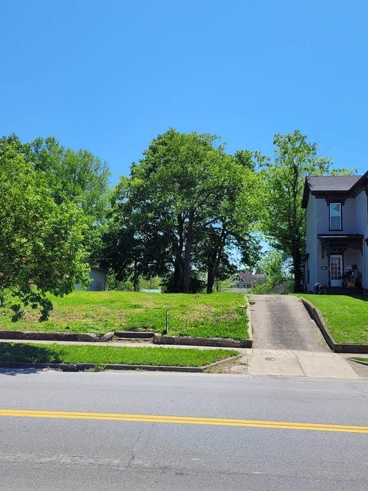 406 Highland Ave - Photo 1