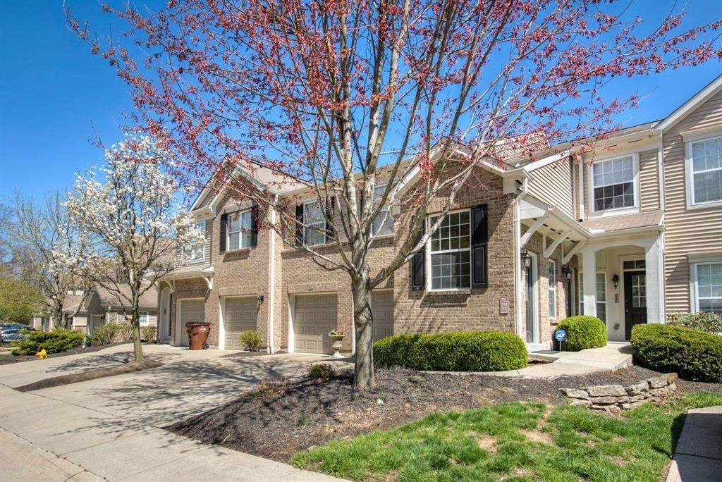 338 Eastview Court - Photo 1