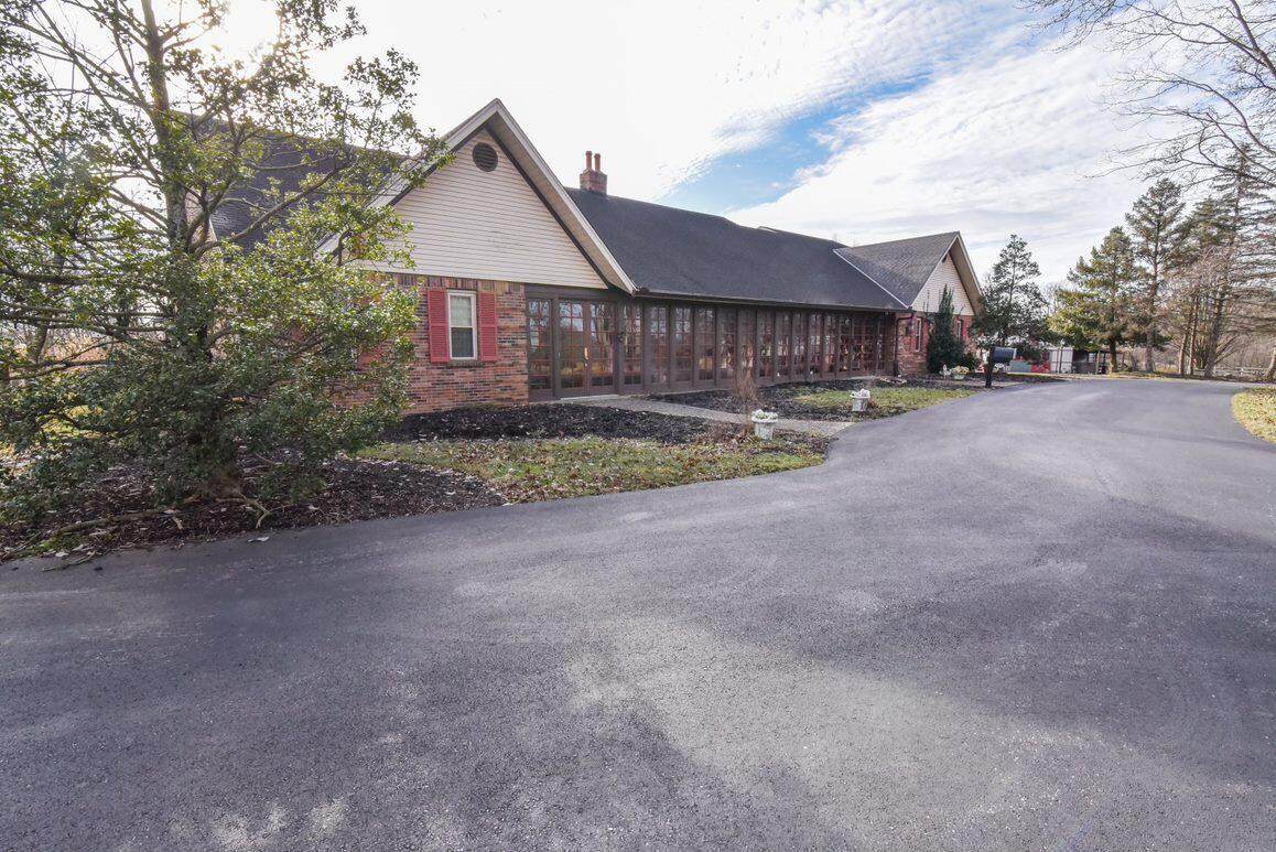 1048 O'hara Lane - Photo 1