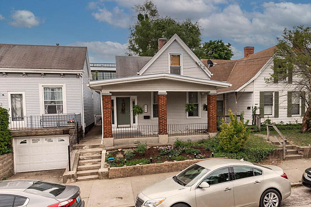 208 Retreat Street - Photo 1