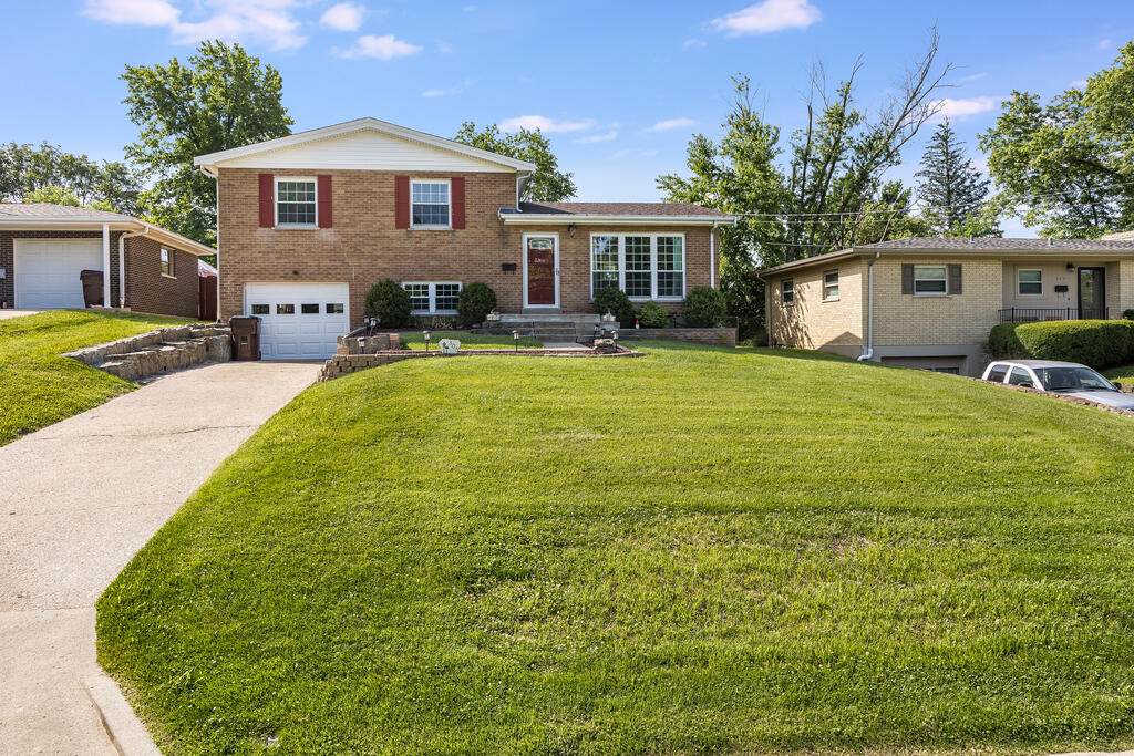 305 Roberta Avenue - Photo 1