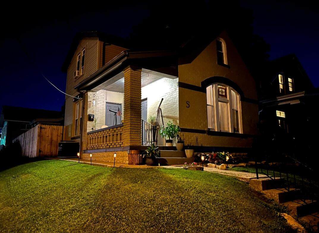 201 Evergreen Avenue - Photo 1