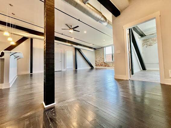 18 Saratoga - Photo 1