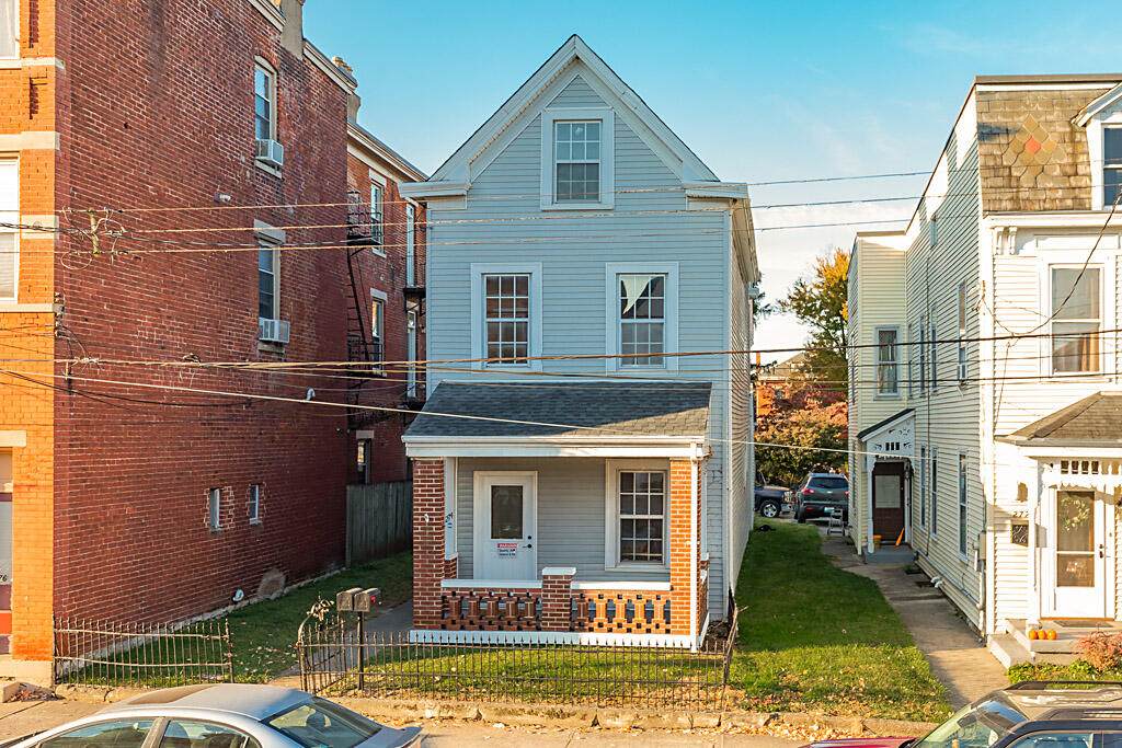 274 Van Voast Avenue - Photo 1