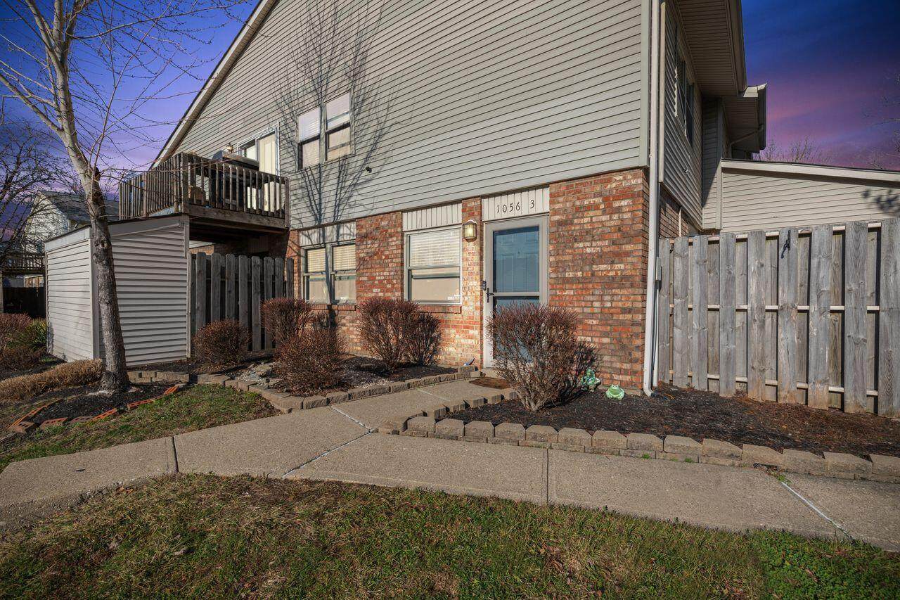 1056 Oakwood Court - Photo 1